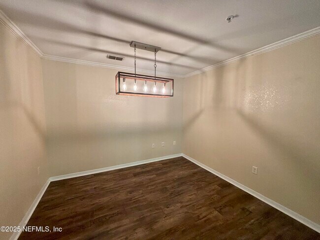 Foto del edificio - 7800 Point Meadows Dr