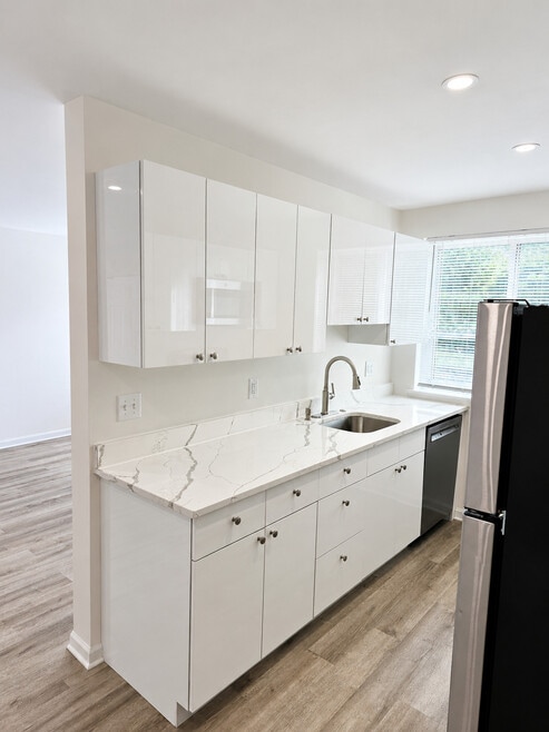 Apt 208- Modern Kitchen - New Country Club Estates
