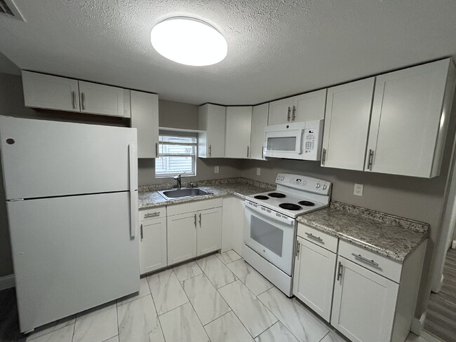 Foto del edificio - 1830 48th St S