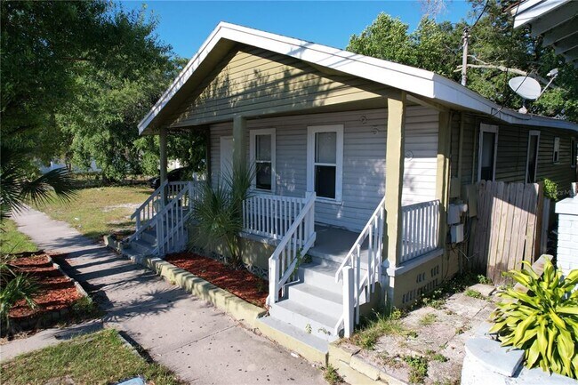 Foto del edificio - 2509 N Albany Ave