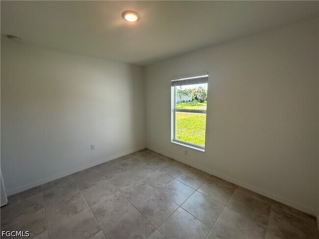 Building Photo - 2825 NW 25th Ln