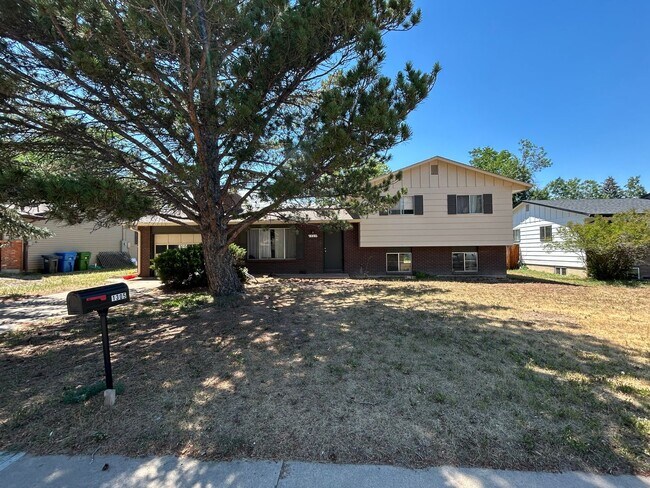 Building Photo - 1305 Ponderosa Dr