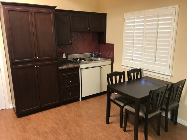 Foto del edificio - 517 Shadow Willow Dr