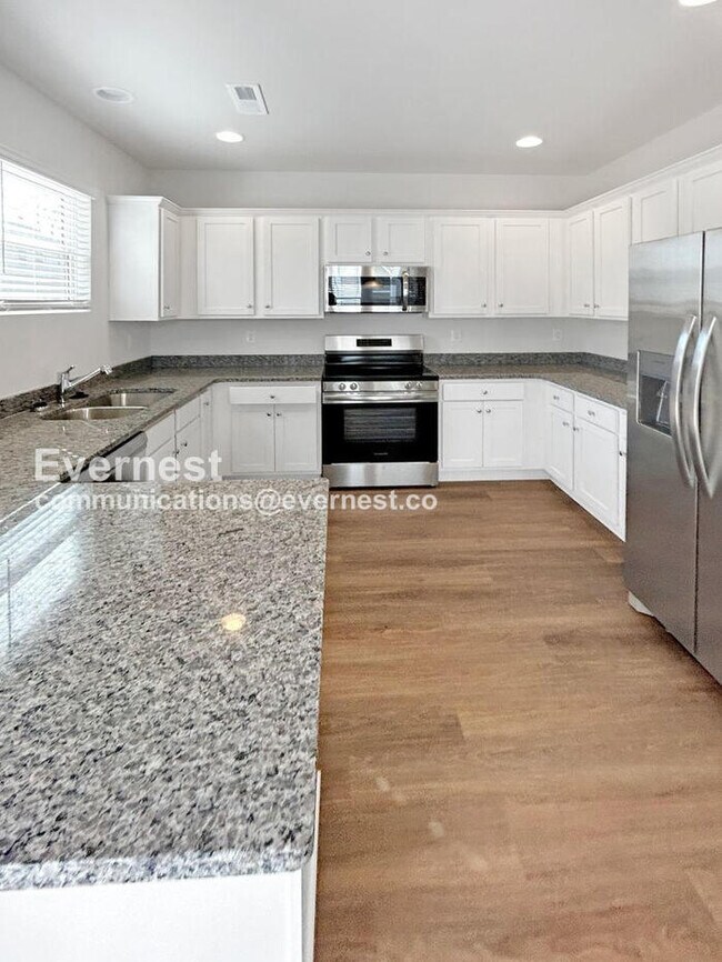 Foto del edificio - 4 Bed, 2.5 Bath Home with Garage / Pet-Friendly / Vouchers Accepted / Available Now!