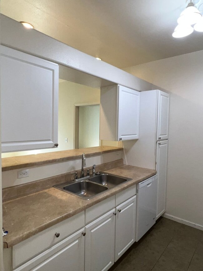 Foto del edificio - 1930 Monte Vista Dr