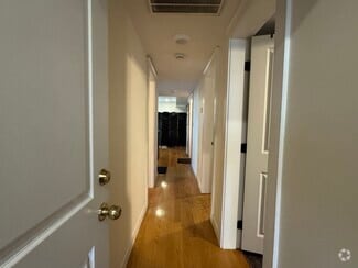 Building Photo - 23 Weitz St