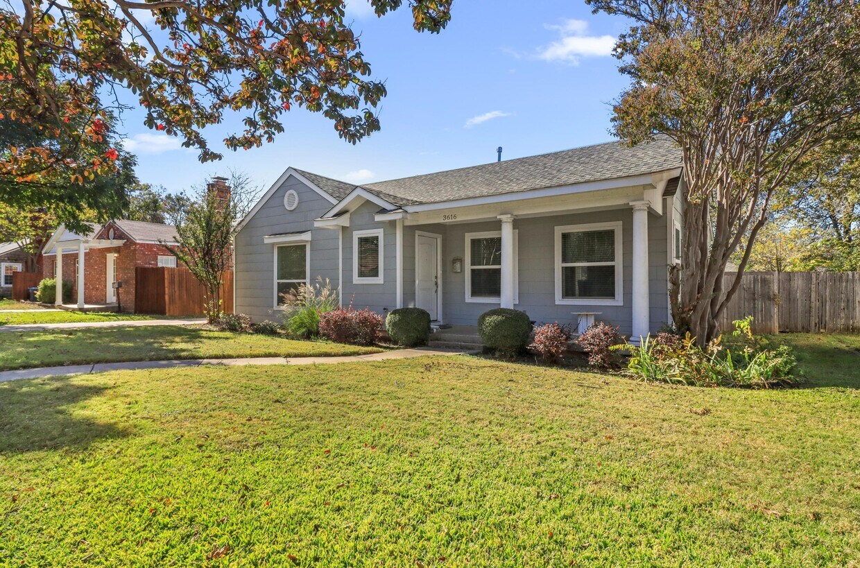 Primary Photo - 3616 Stadium Dr