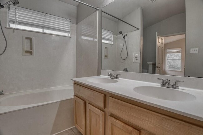 Building Photo - 620 Paso Fino Trail