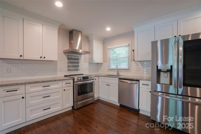 Building Photo - 1702 Herrin Ave