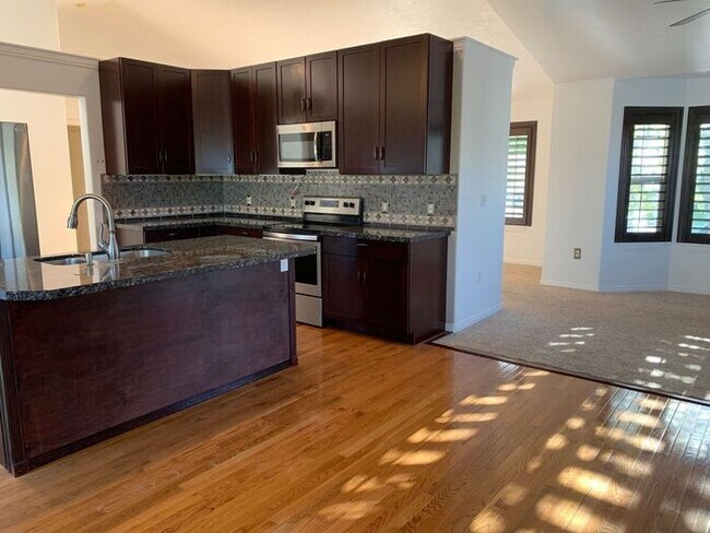 Building Photo - Fantastic Herriman Home - Great Yard!