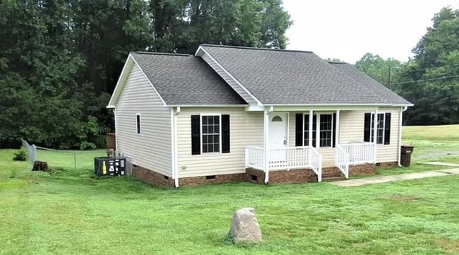 Building Photo - 1843 Prince Edward Dr