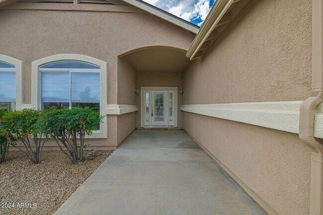 Building Photo - Spacious 3BR/2BTH House in Prescott Valley