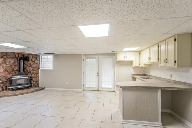 Building Photo - 4390 Stone Ridge Cir