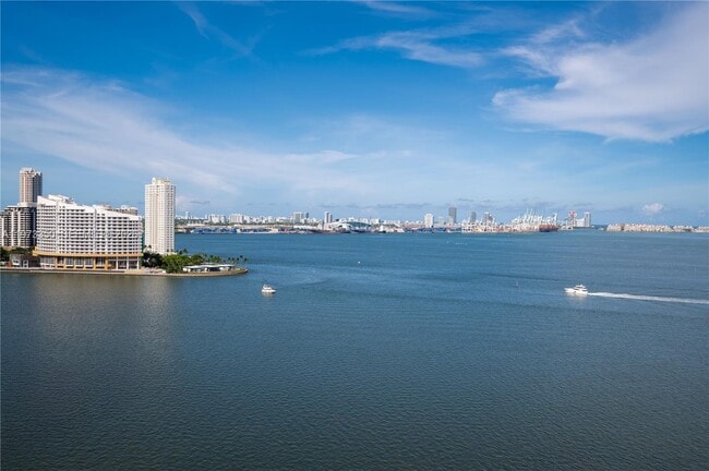 Foto del edificio - 1331 Brickell Bay Dr
