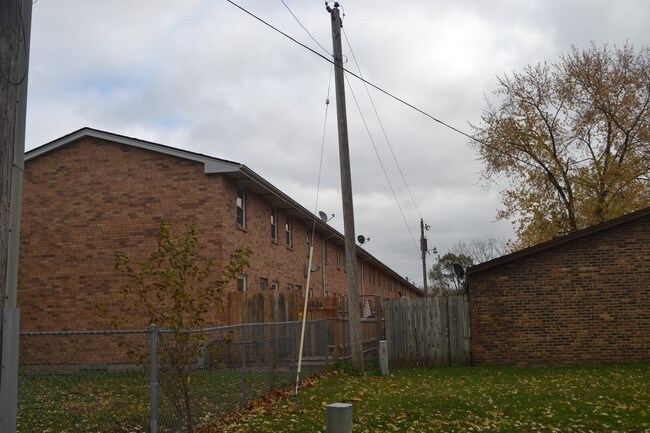 Foto del edificio - Bennett Street Townhomes