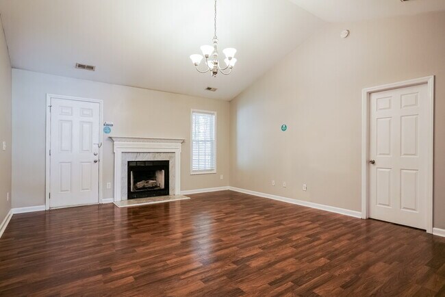 Building Photo - 4012 Mindspring Dr
