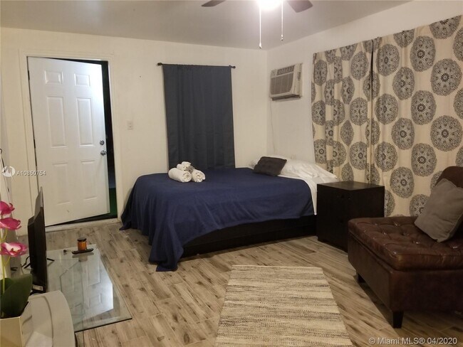 Foto del edificio - 124 NW 31st St