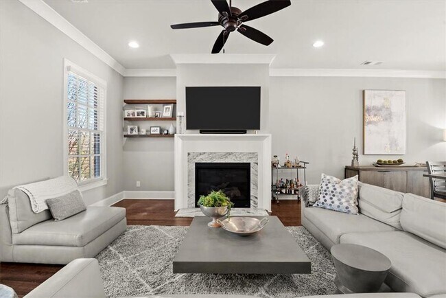 Foto del edificio - 160 Clover Ct