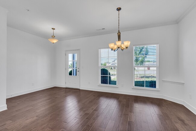 Building Photo - 253 Mary Ann Cir