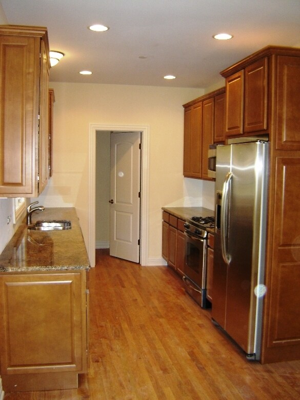 Foto del edificio - 217 W Quincy St