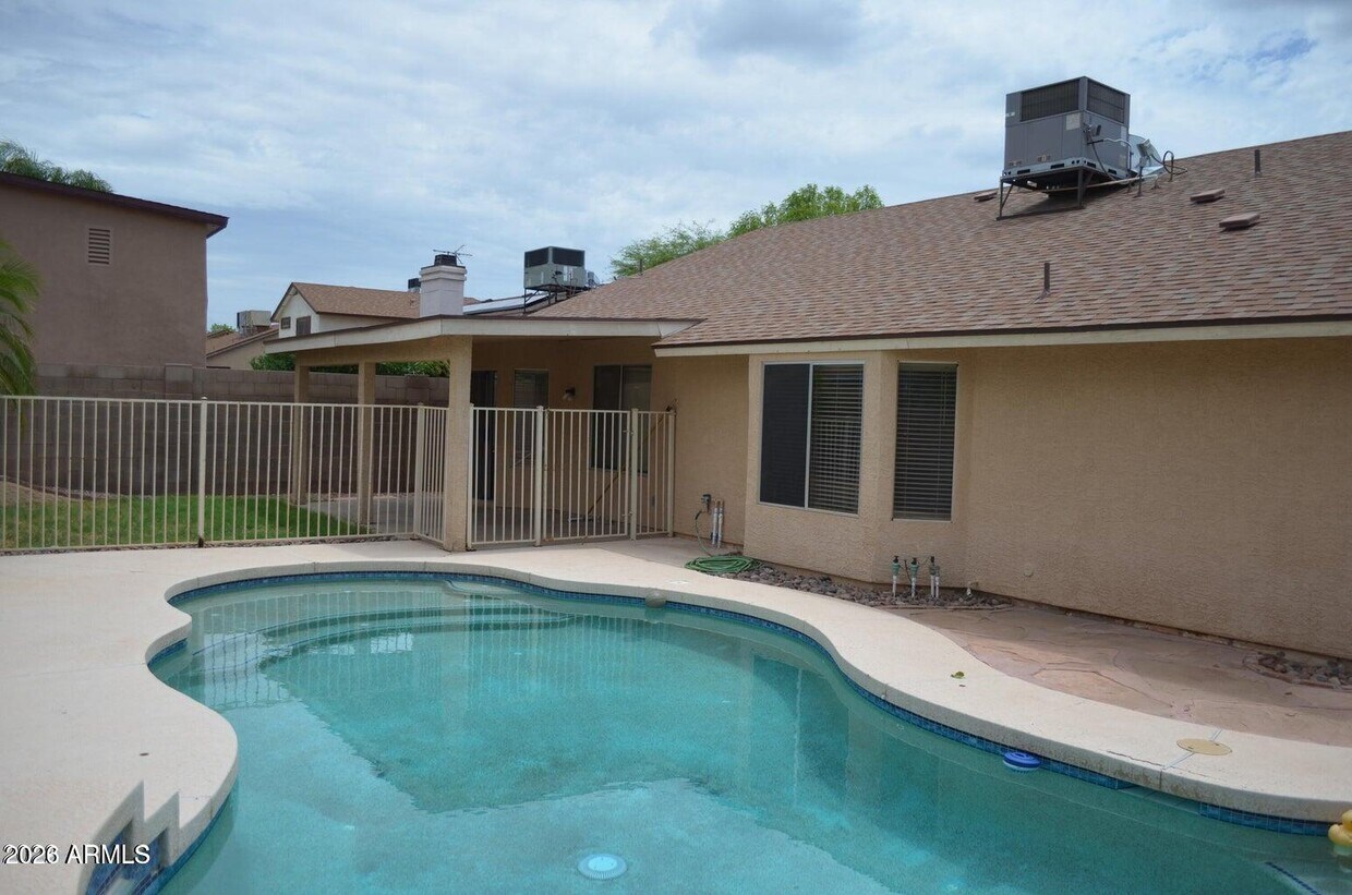 Building Photo - 4126 W Chama Dr