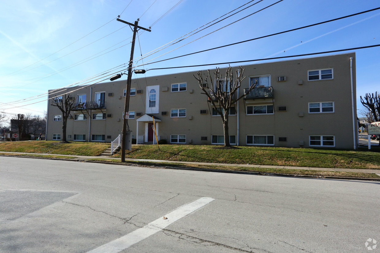 Primary Photo - 294 E Winona Ave