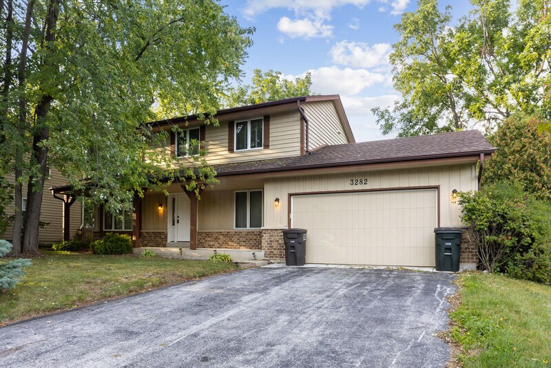 Primary Photo - 3282 N Elmwood Dr
