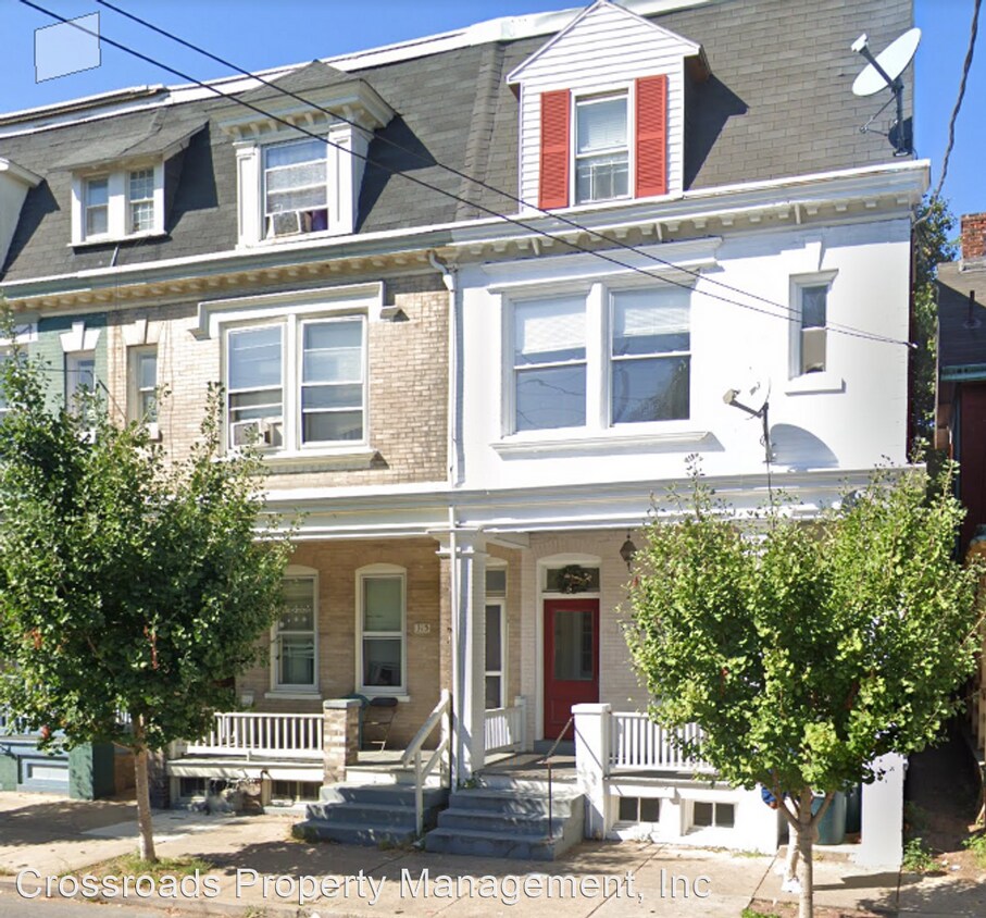 Primary Photo - 5 br, 1 bath House - 315 West Lemon St.