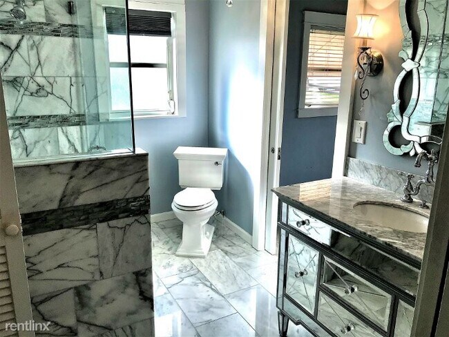 Foto del edificio - 2 br, 3 bath House - 2237 NE Center Cir