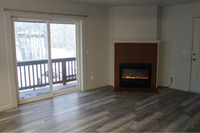 Foto del edificio - 890 Blind Nick Dr