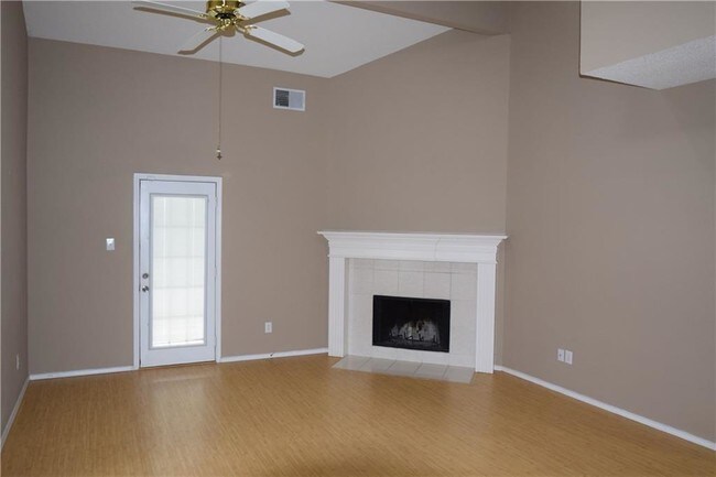 Foto del edificio - 8400 Hickory St