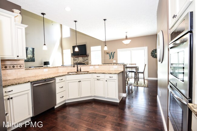 Building Photo - 5 br, 3.5 bath House - 6873 S 450 E