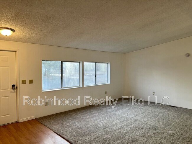 Foto del edificio - 1006 Cedar St