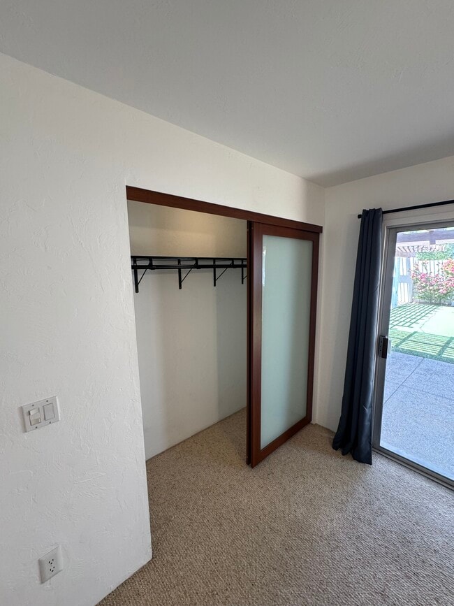 Foto del edificio - 2131 E Alameda Dr