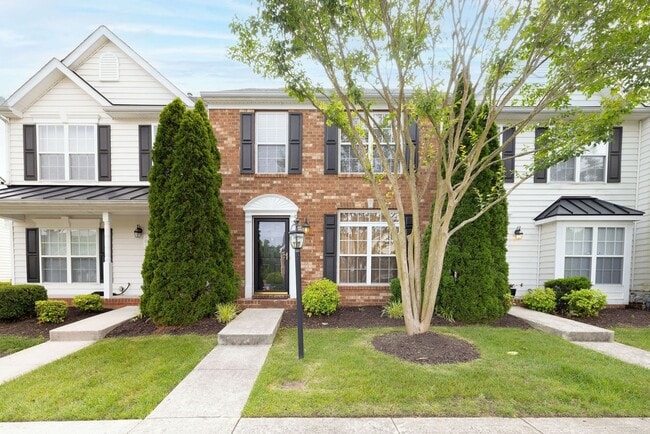 Foto del edificio - Well-maintained townhouse in Richmond