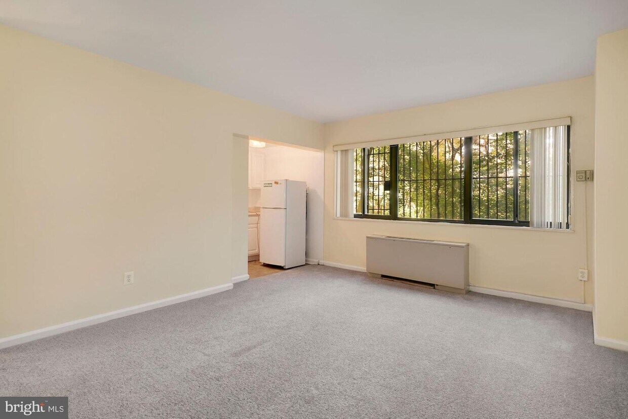 Foto principal - 3701 Connecticut Ave NW