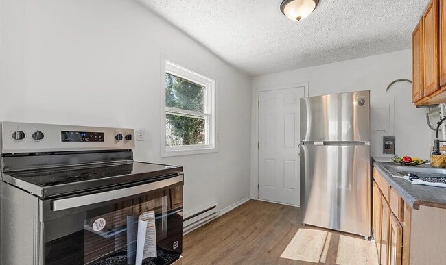 Foto del edificio - 2 Bedroom 1 Bath Available to Rent for $79...
