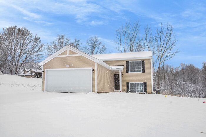 Primary Photo - 17528 Silver Maple St