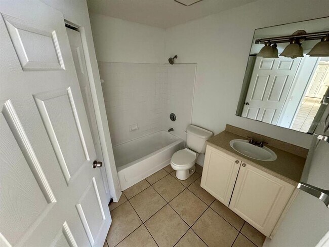 Foto del edificio - 1222 Bermuda Lakes Ln