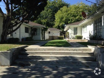 Primary Photo - 1635 E Elizabeth St