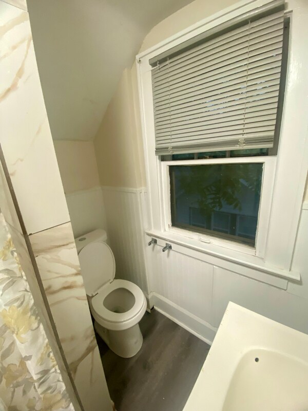 1102 Neptune Ave Akron, OH 44301 – photo 4