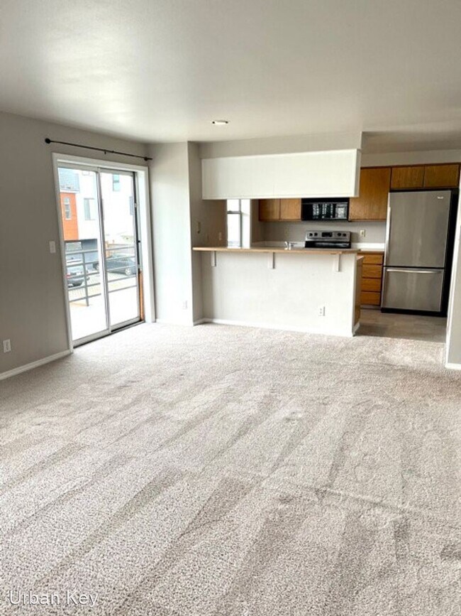 Building Photo - 2 br, 2 bath House - 3022 63rd Ave SW Unit...