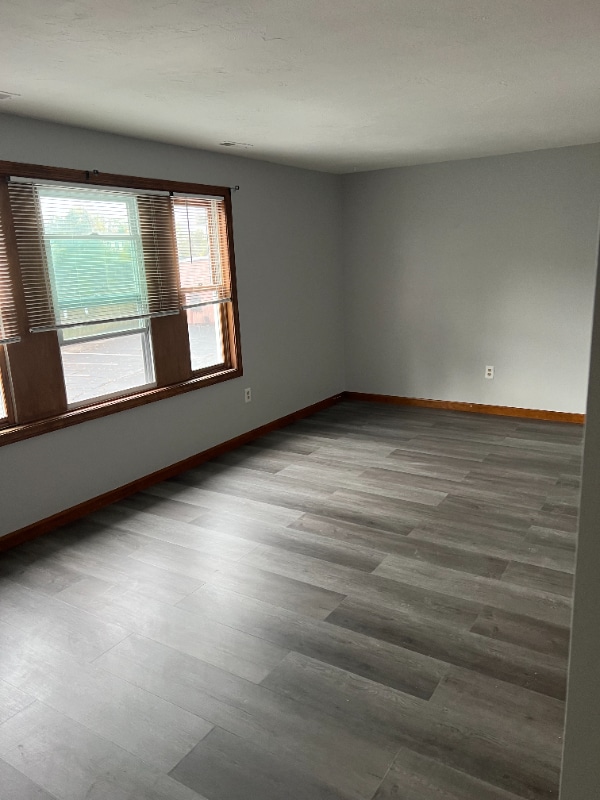 Building Photo - 12 S Main St