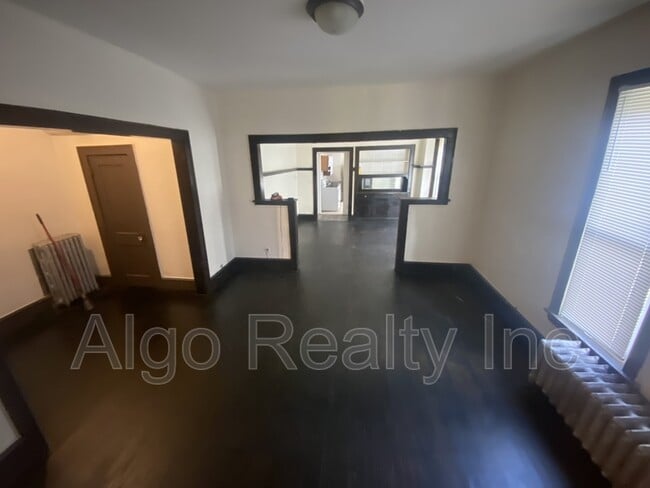 Building Photo - 3113 3rd Ave S