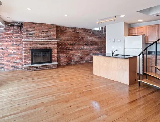 Foto del edificio - 338 Commercial St