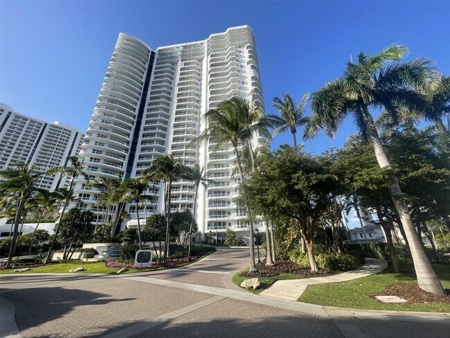 Foto del edificio - 21050 NE 38th Ave