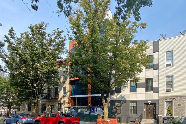 Foto del edificio - 163 Macdougal St