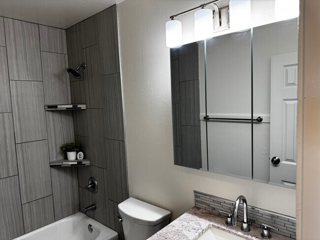 Foto del edificio - 509 W 6th St