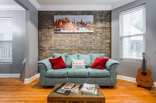 Foto del edificio - 2325 N Albany Ave