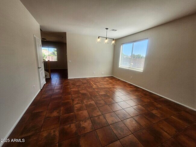 Building Photo - 11126 W Wilshire Dr